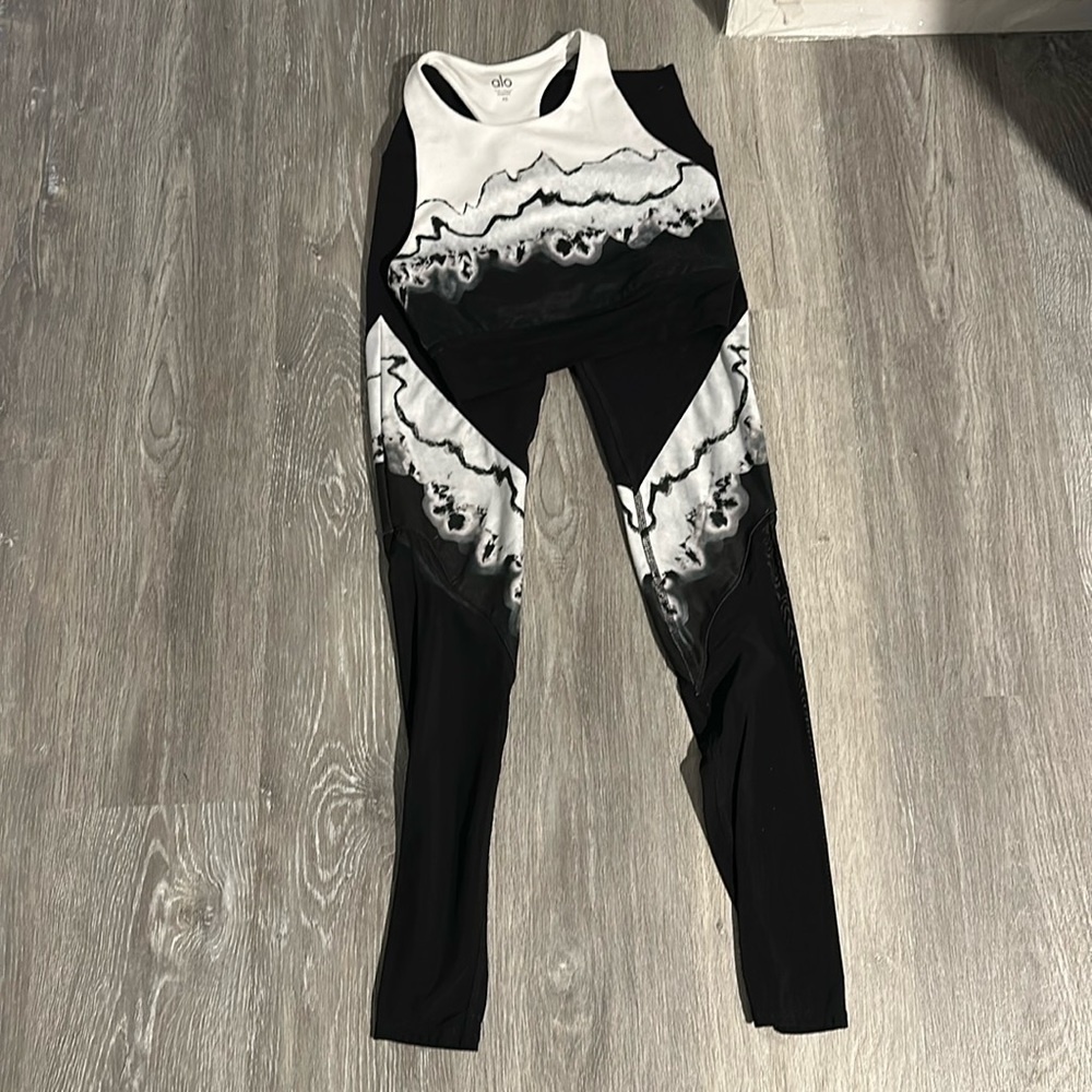 Alo 2 piece set